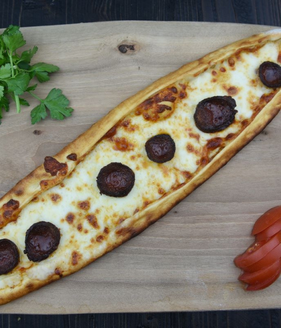 Pide saucisson fromage